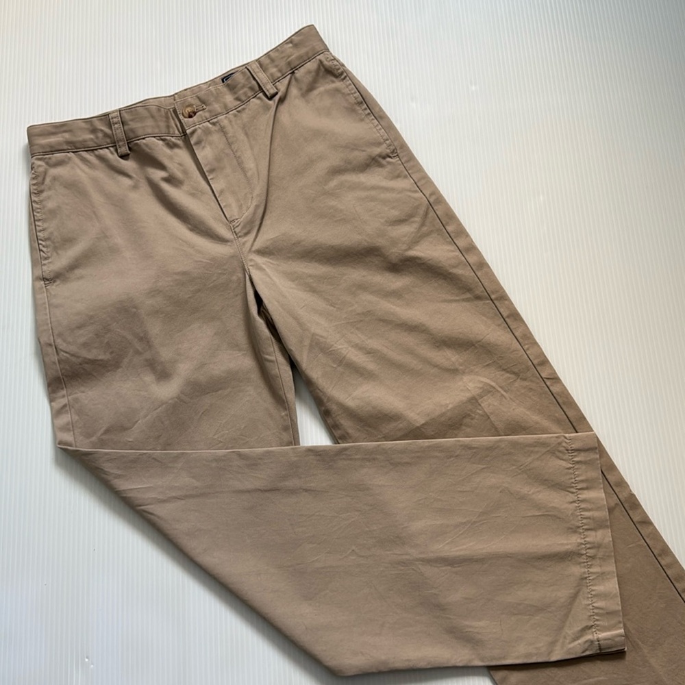 Vineyard Vines boys tan, khaki straight leg pants. Size 16